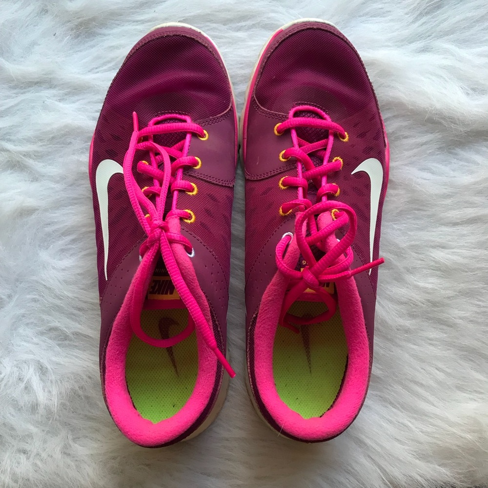 Magenta NIKE shoes - Picture 2 of 6